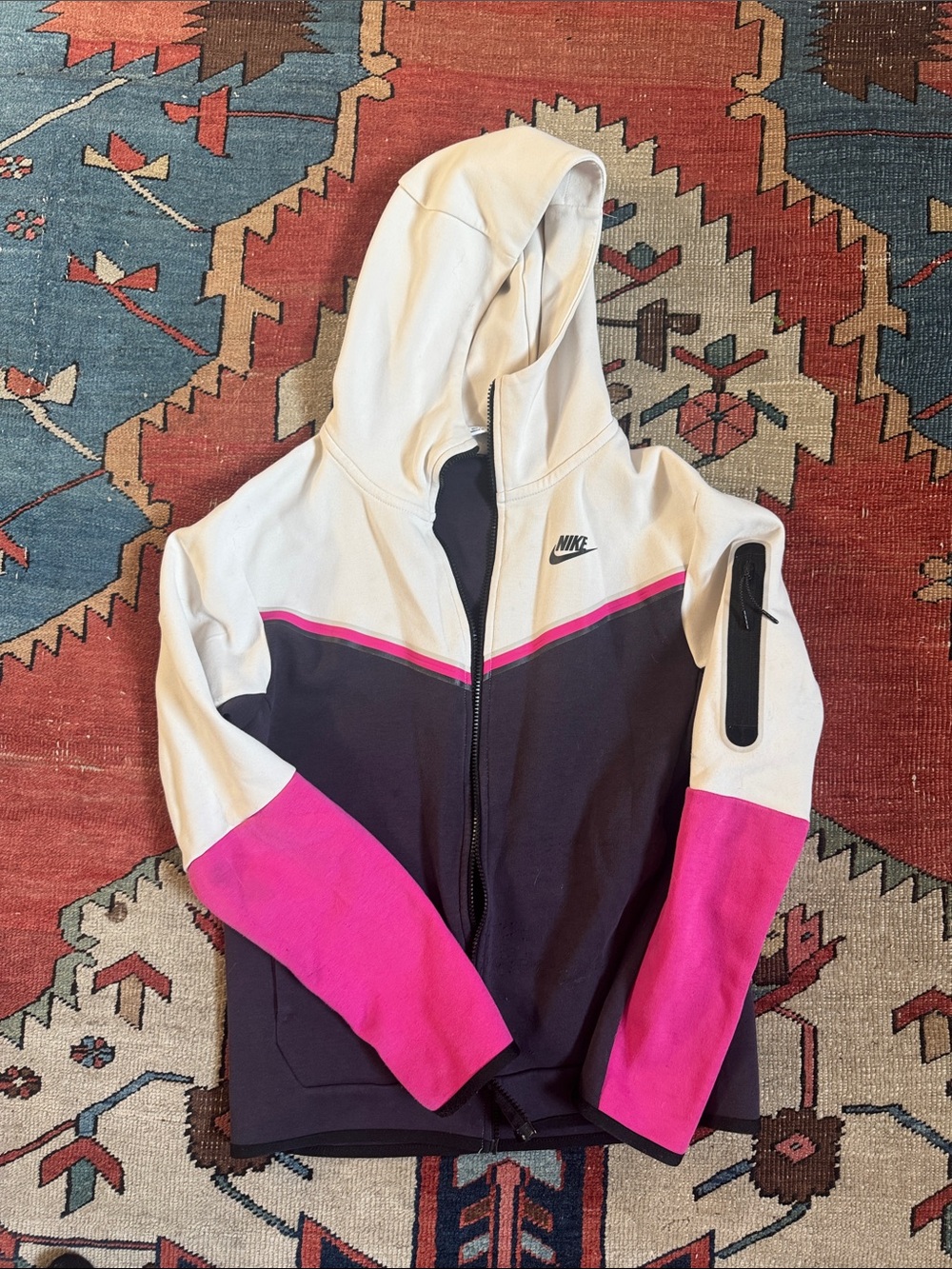 Men’s Nike Small Tech sweatshirt, size Small